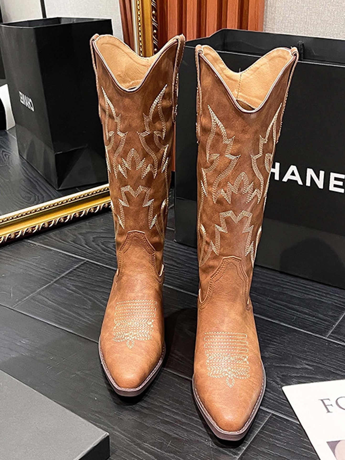 Vintage Embroidered Leather Western Cowboy Boots