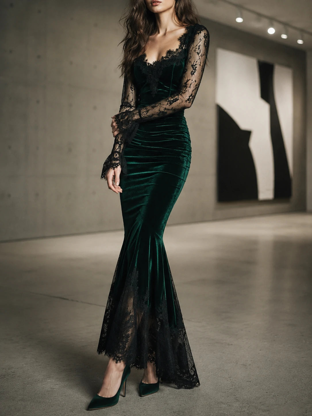 Elegant Green Velvet Long Sleeve Lace Midi Dress