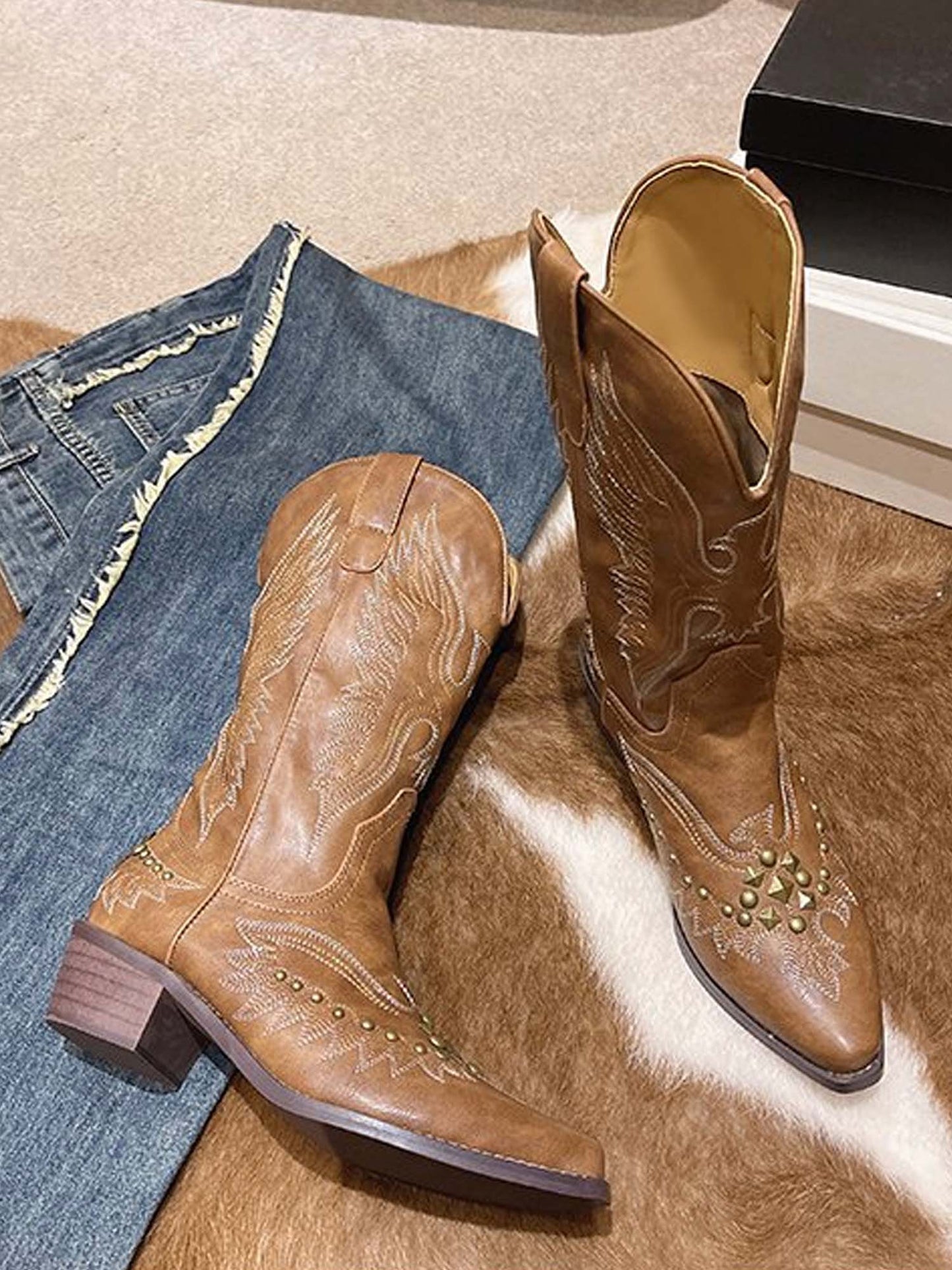 Rivet V-Neck Embroidered Retro Western Cowboy Boots