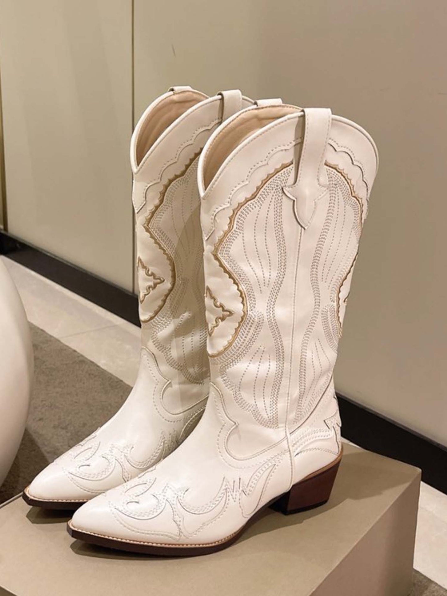 Embroidered Western Pointed Toe Cowboy Boots